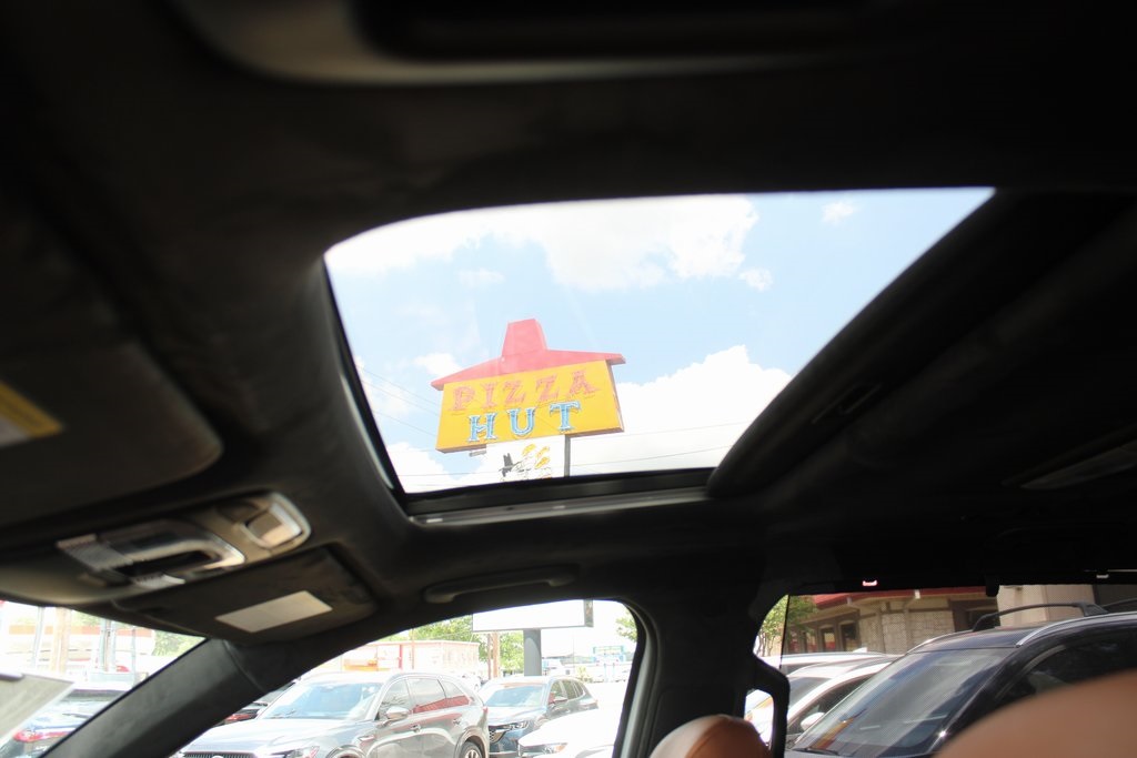 Vehicle image 40 of 42