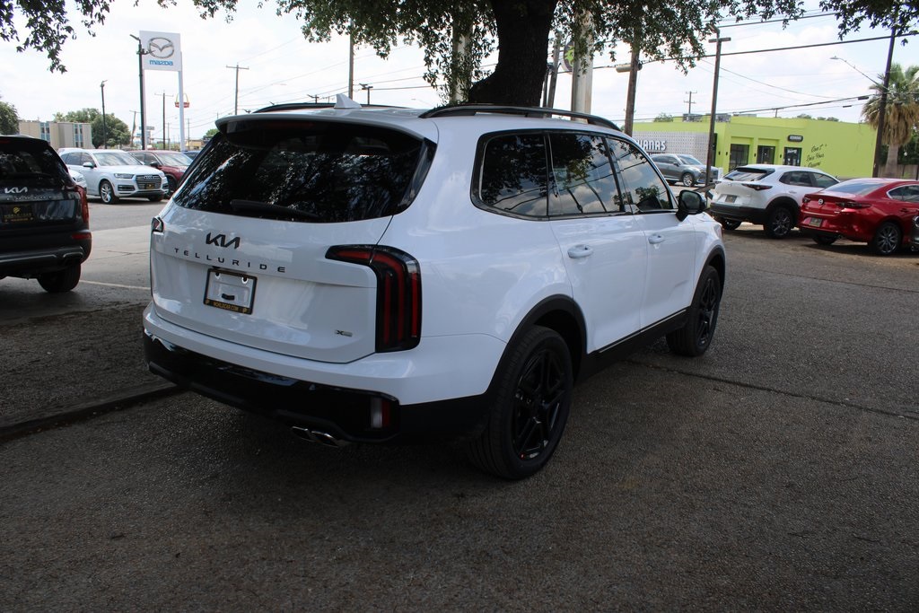 Vehicle image 4 of 42