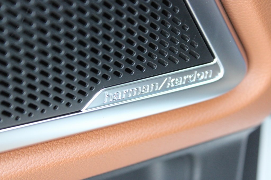 Vehicle image 14 of 42