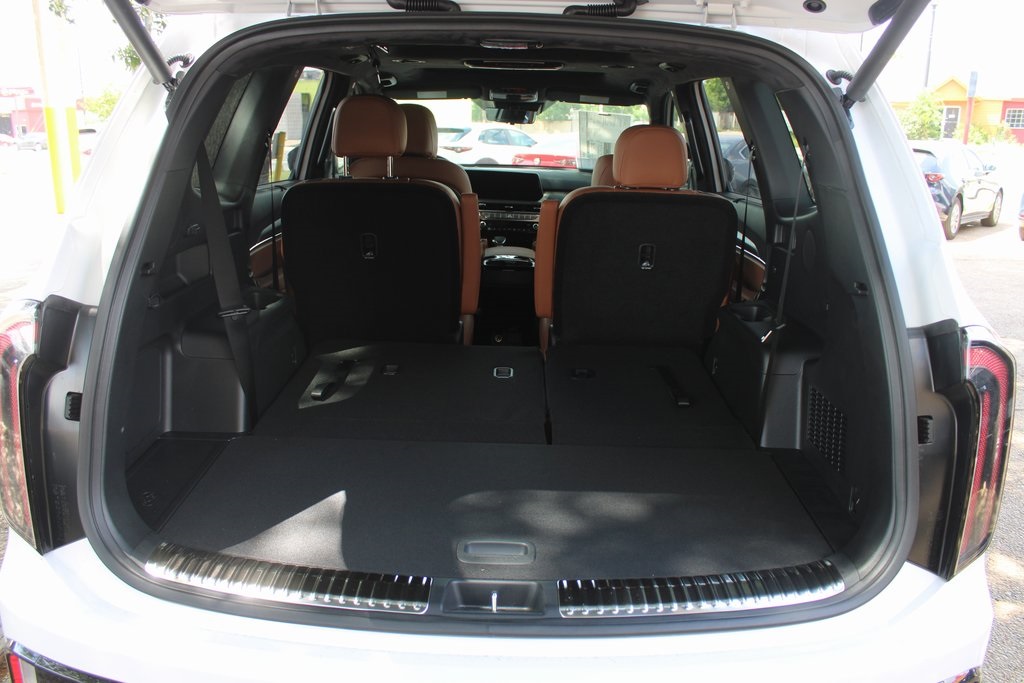Vehicle image 8 of 42
