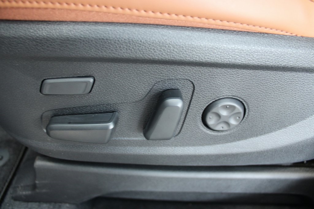 Vehicle image 13 of 42