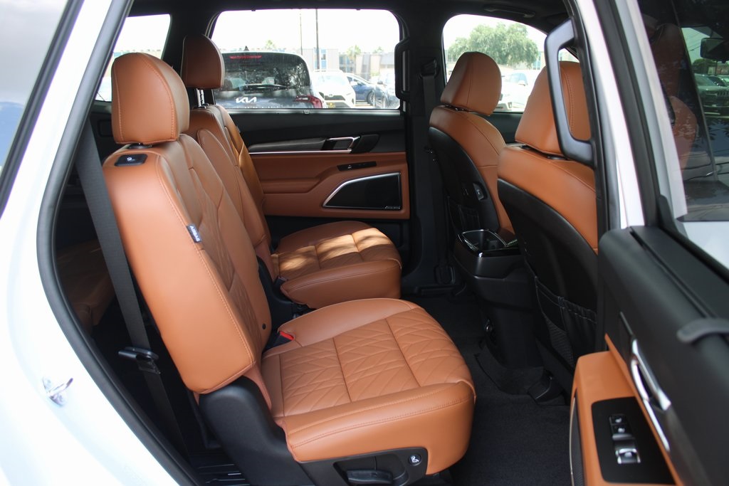 Vehicle image 31 of 42