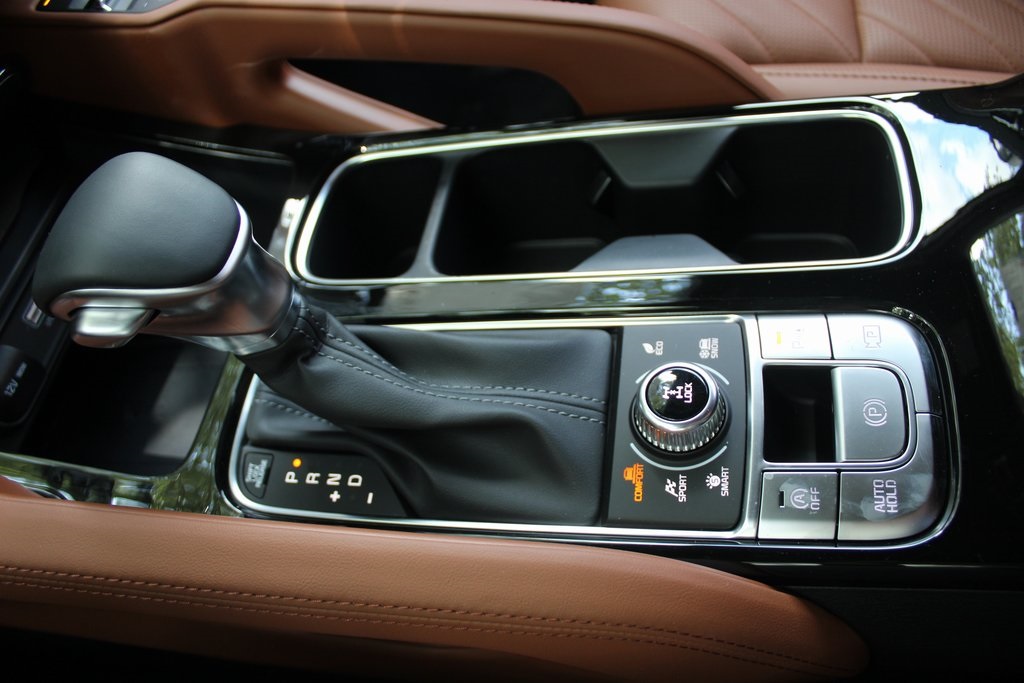 Vehicle image 27 of 42