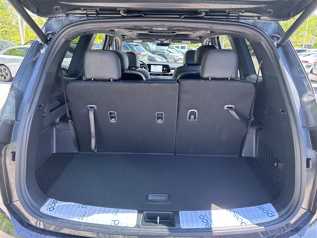 Vehicle image 29 of 32