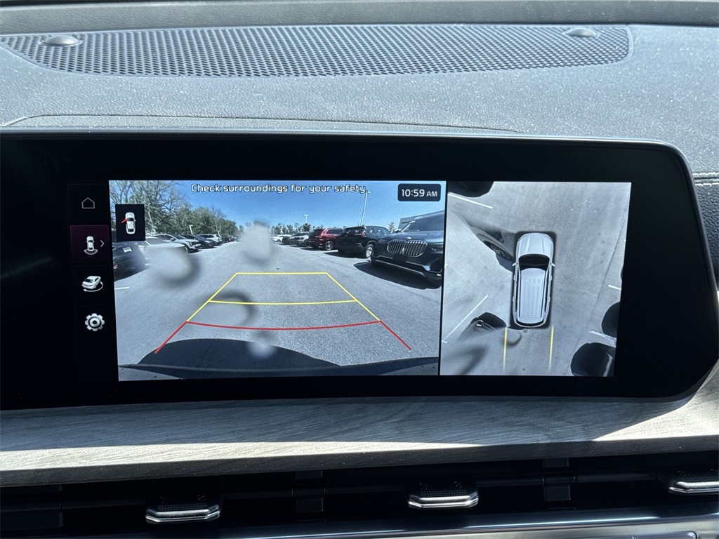 Vehicle image 20 of 32