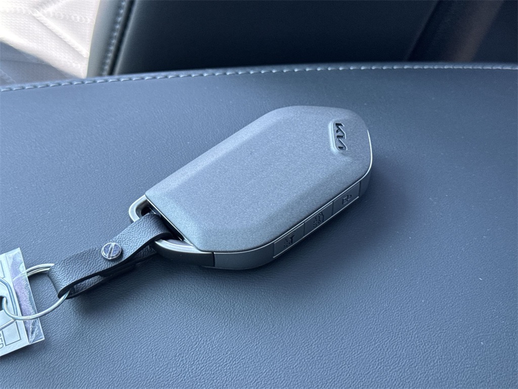 Vehicle image 32 of 32
