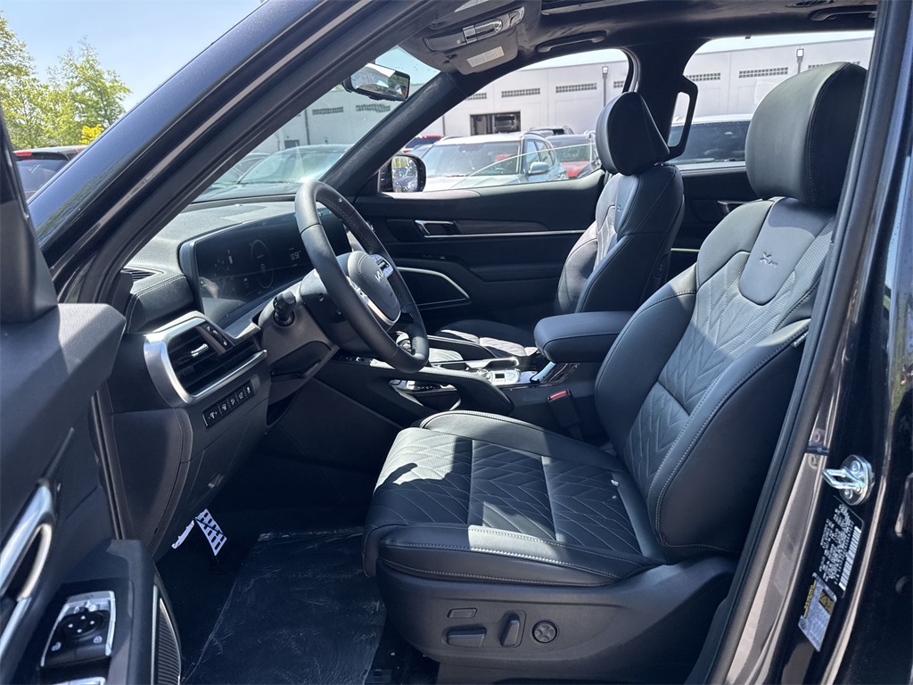 Vehicle image 12 of 32