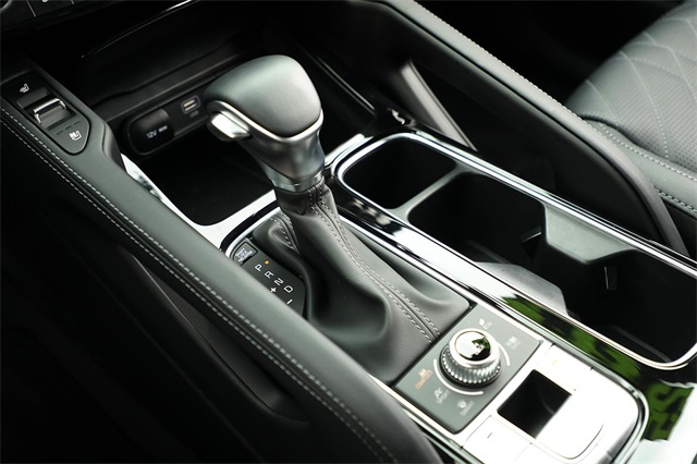 Vehicle image 22 of 32