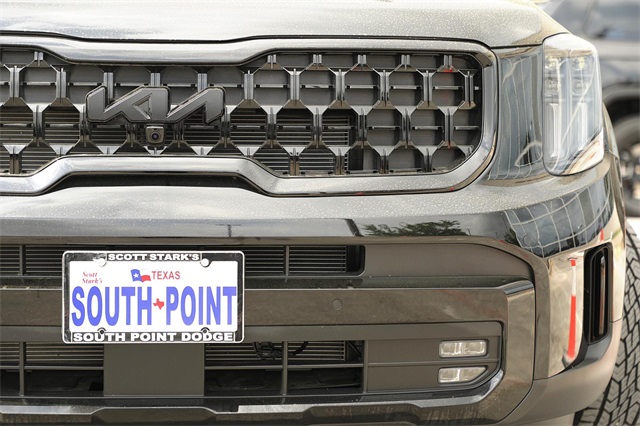 Vehicle image 10 of 32