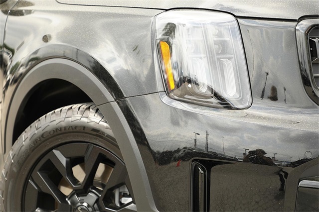 Vehicle image 9 of 32