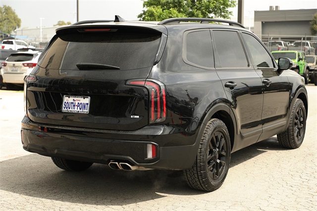 Vehicle image 2 of 32