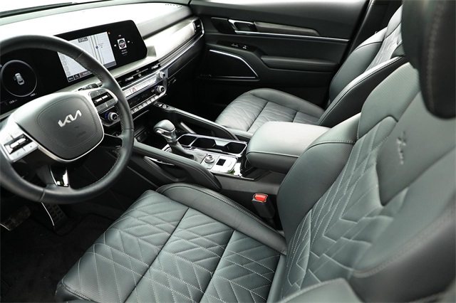 Vehicle image 12 of 32