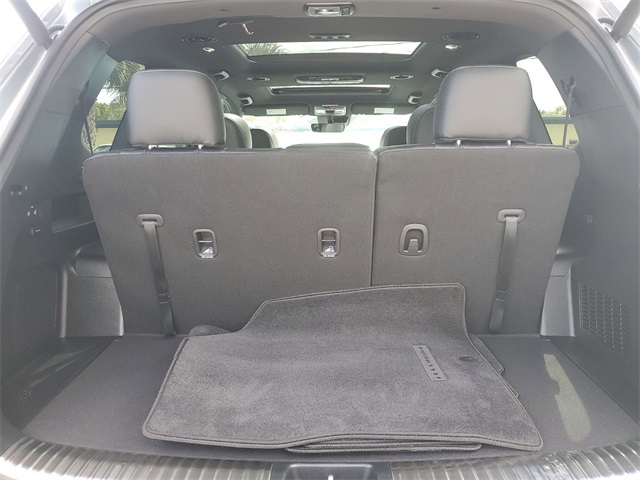 Vehicle image 16 of 32