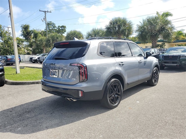 Vehicle image 2 of 32