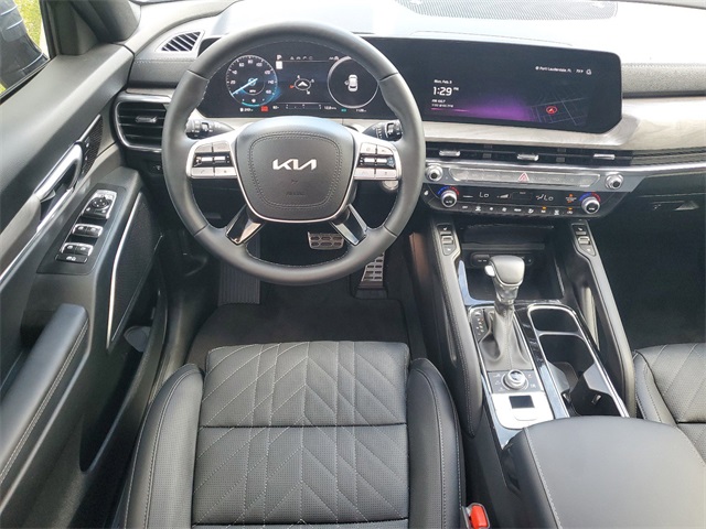 Vehicle image 18 of 32