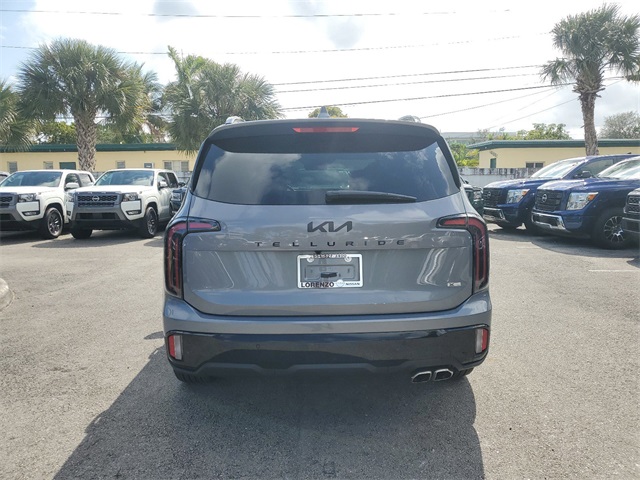 Vehicle image 4 of 32