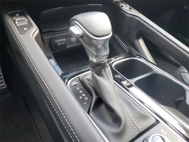 Vehicle image 26 of 32