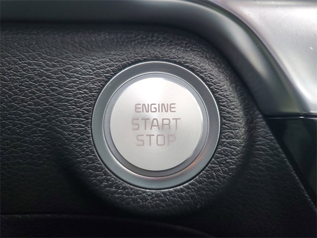 Vehicle image 24 of 32