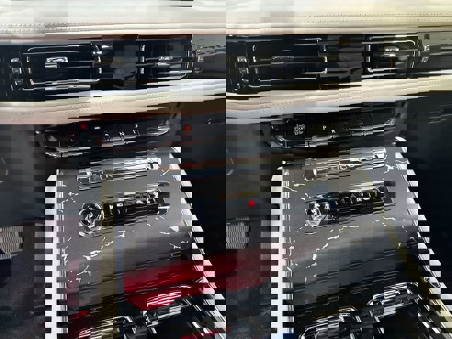 Vehicle image 24 of 33