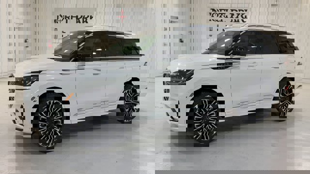 Vehicle image 3 of 33