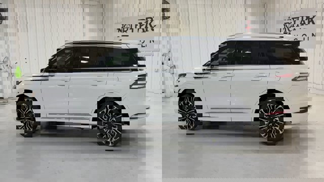 Vehicle image 12 of 33