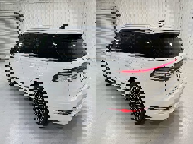 Vehicle image 11 of 33