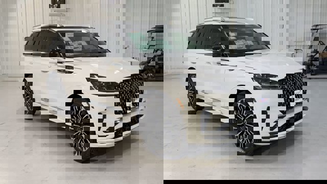 Vehicle image 6 of 33