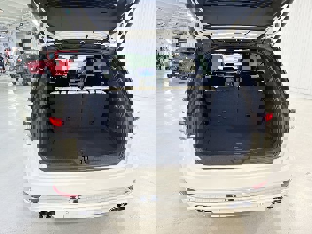 Vehicle image 30 of 33