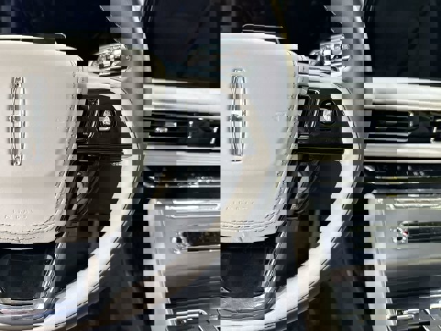 Vehicle image 32 of 33