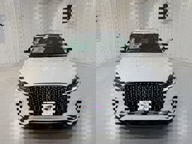 Vehicle image 4 of 33