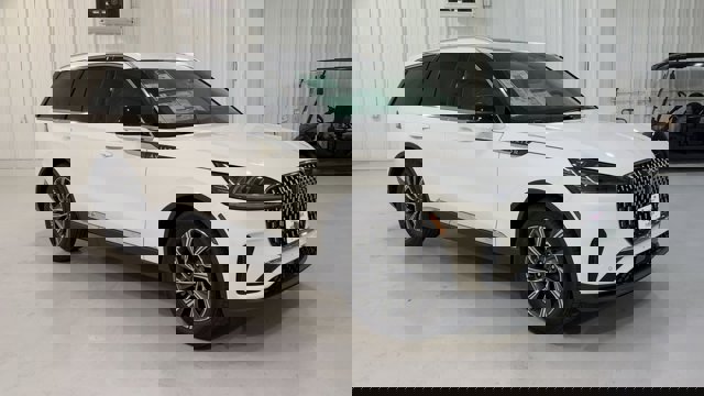 Vehicle image 6 of 33