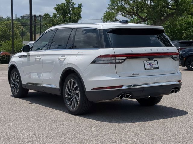 Vehicle image 7 of 25
