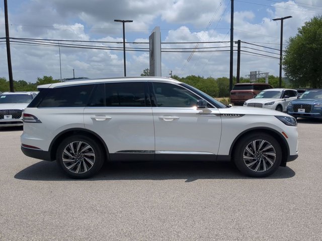 Vehicle image 4 of 25