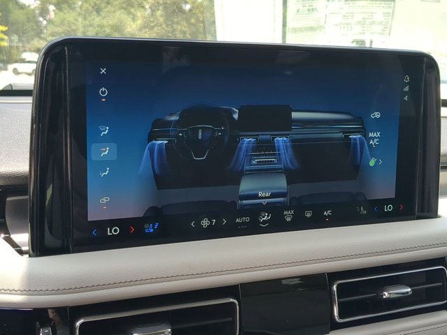 Vehicle image 18 of 25