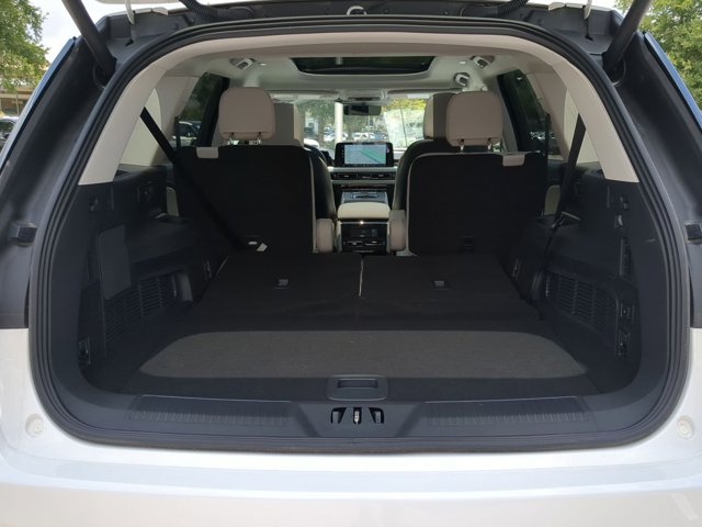 Vehicle image 11 of 25
