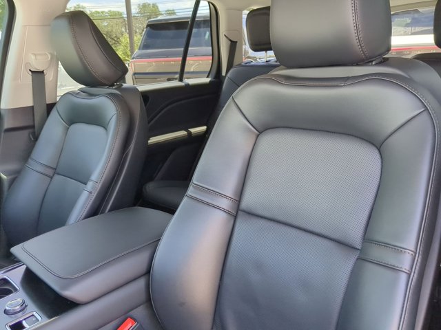 Vehicle image 12 of 25