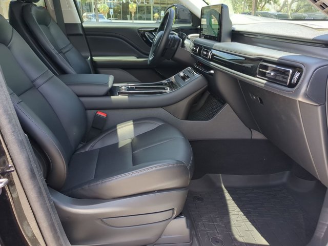Vehicle image 14 of 25