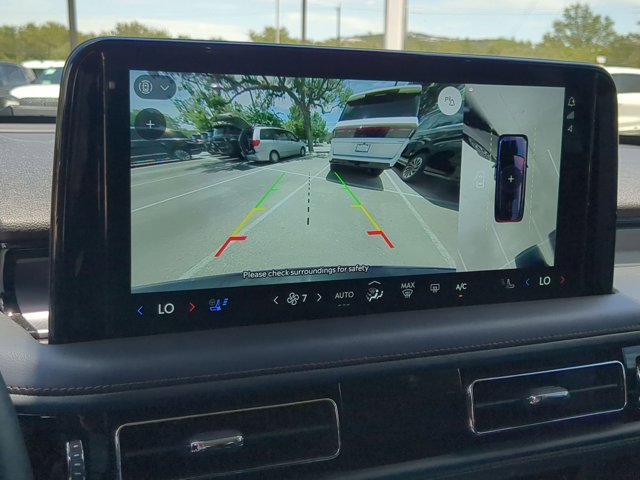 Vehicle image 18 of 25