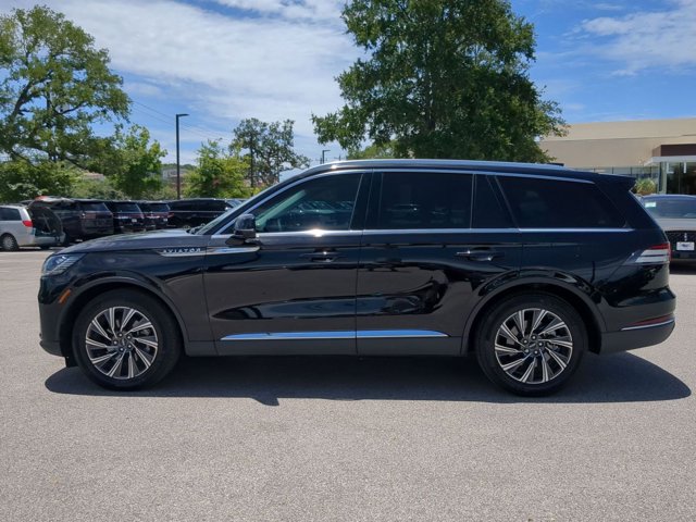 Vehicle image 8 of 25