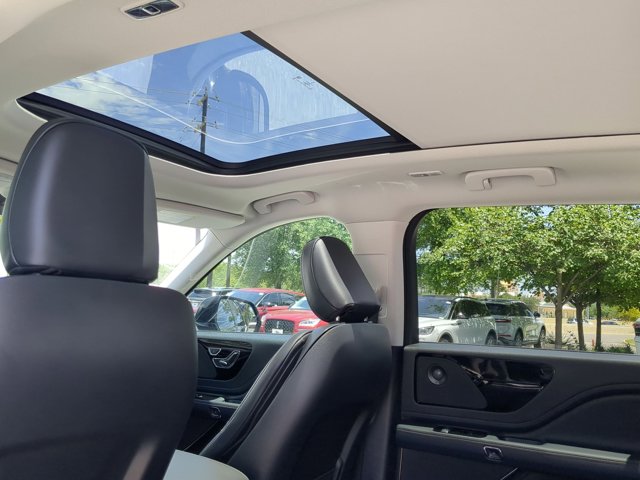 Vehicle image 15 of 25