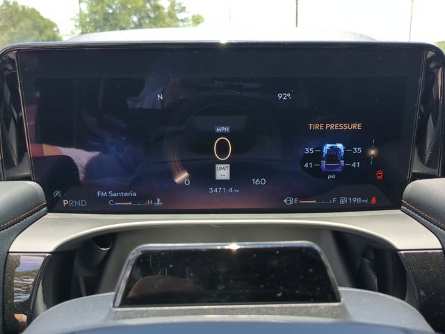 Vehicle image 22 of 25
