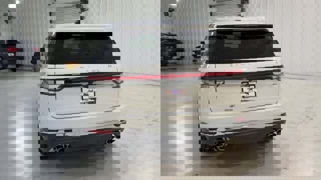 Vehicle image 12 of 33