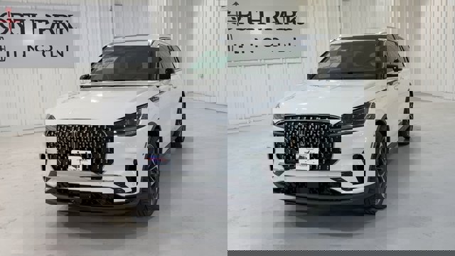 Vehicle image 4 of 33