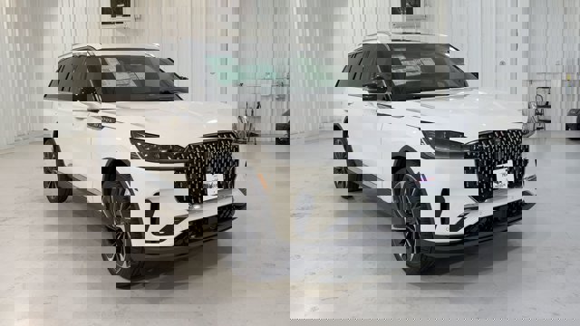 Vehicle image 6 of 33