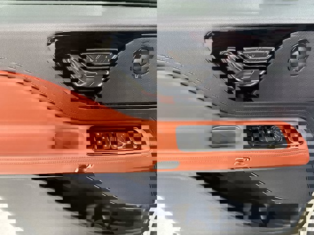 Vehicle image 15 of 33