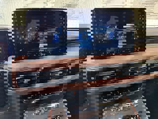 Vehicle image 20 of 33
