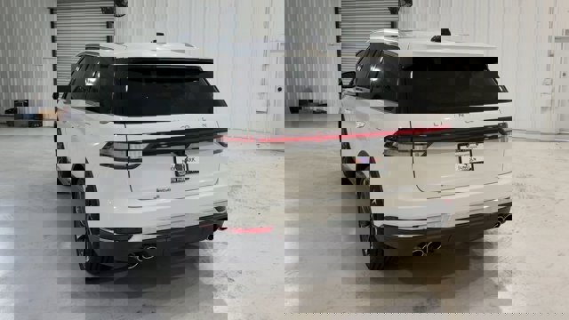 Vehicle image 8 of 33