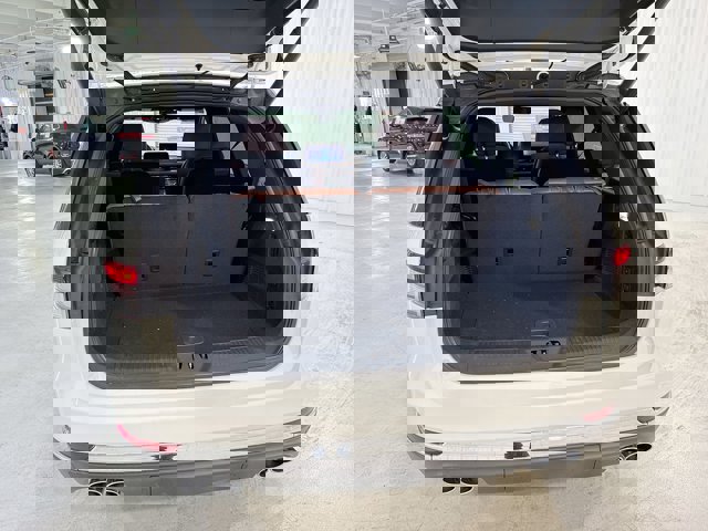 Vehicle image 29 of 33