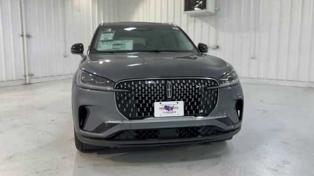 Vehicle image 4 of 33