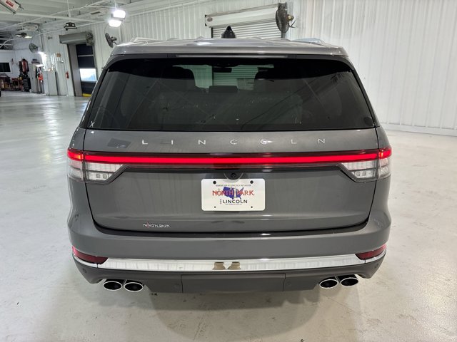 Vehicle image 28 of 33